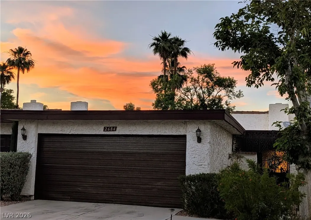 2684 San Lago