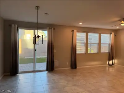 10621 Adobe Ranch Street Dining Area