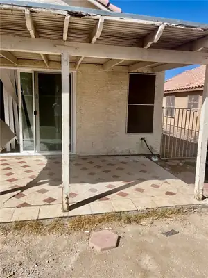 5461 Zone Avenue Patio
