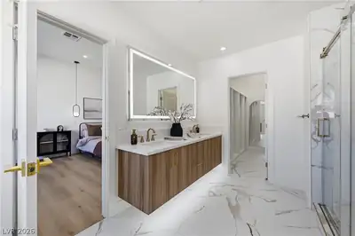 1612 Hidden Spring Drive Primary Bathroom