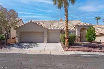 681 Quiet Stream Court, Henderson