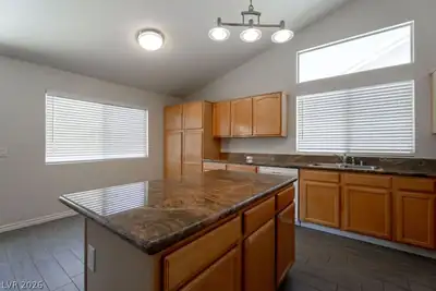 681 Quiet Stream Court Kitchen
