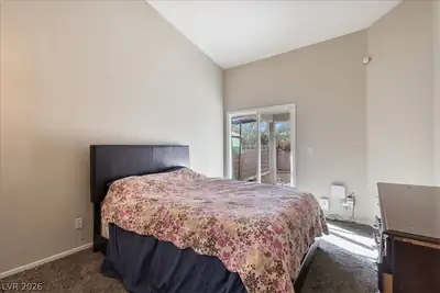 4349 Faberge Avenue Bedroom