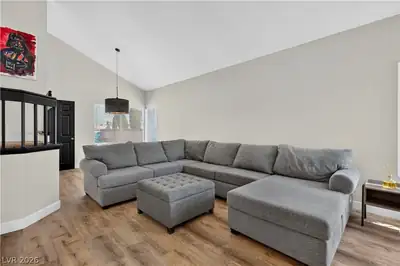 4750 Beaconsfield Street Living Room