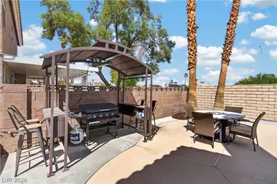 4750 Beaconsfield Street Patio