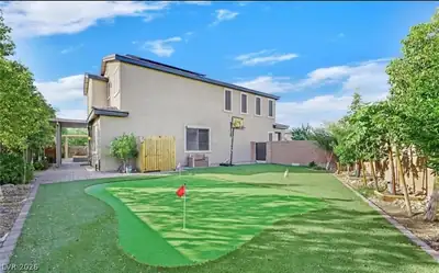 1031 Bluebell Brook Street, Henderson, NV 89052 Yard
