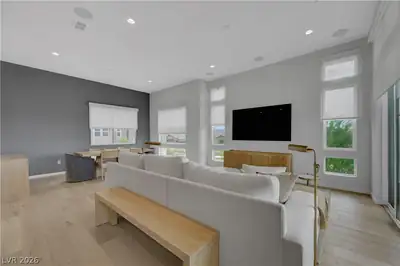 3348 Esker Ridge Avenue Living Room