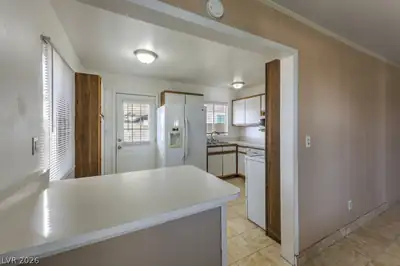 580 Karen Way Kitchen