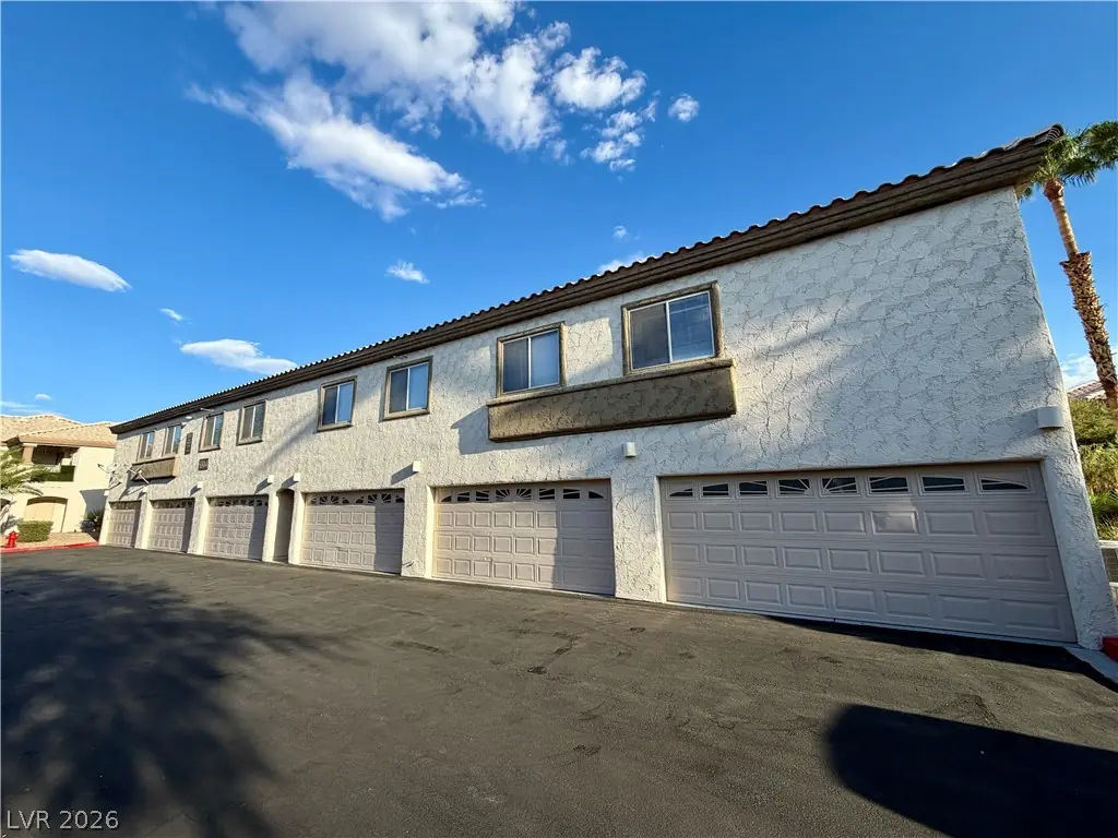 6804 Indian Chief Drive 204