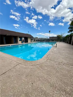 6132 Meadowgrass Lane Pool