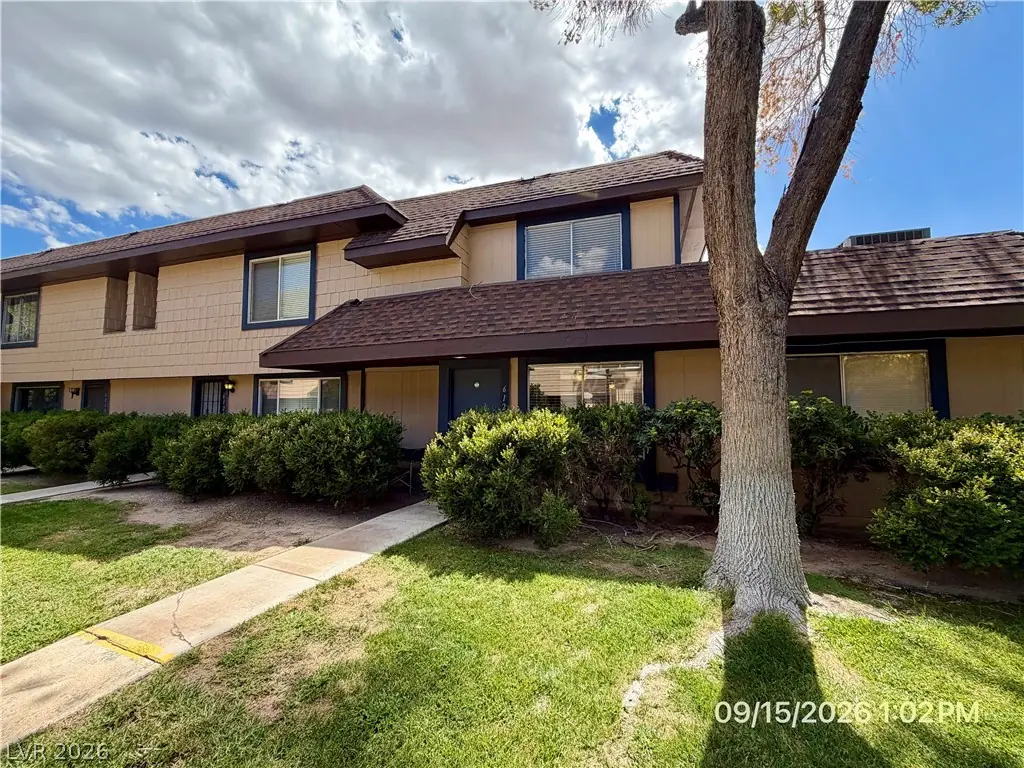 6122 Meadow View Lane