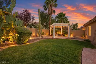 9704 Driftwood Island Court Yard