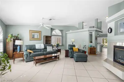 9704 Driftwood Island Court Living Room