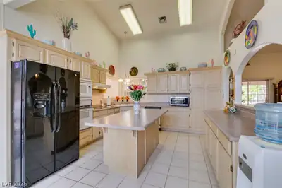 5141 Jodi Court Kitchen