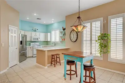 9206 Penn Station Street Kitchen
