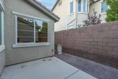 10705 Mentesana Avenue Patio