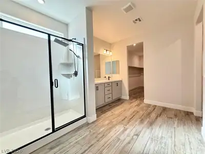 2922 Carothers Court, North Las Vegas, NV 89032 Primary Bathroom