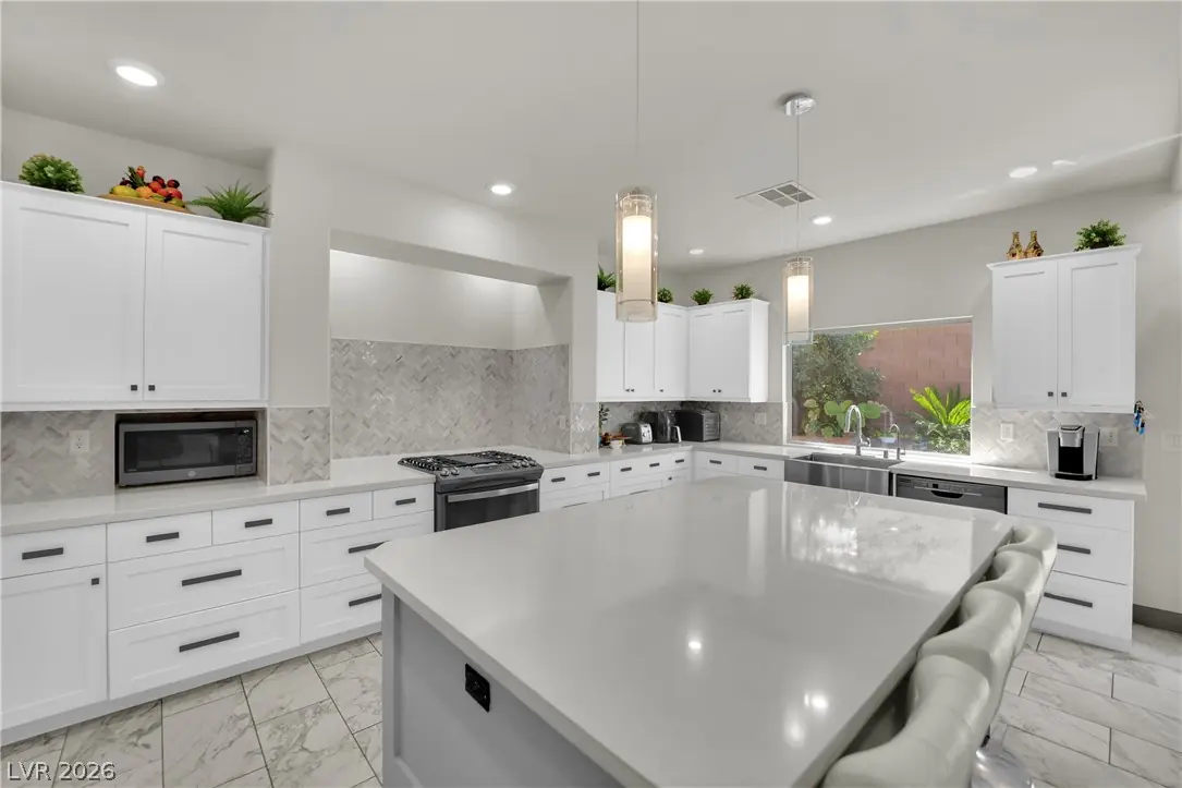 8373 Bartholomew Park Court, Las Vegas, NV 89139