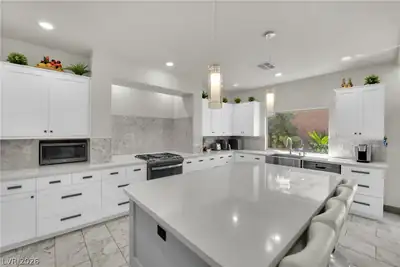8373 Bartholomew Park Court, Las Vegas