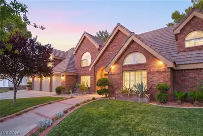 2252 Buckingham Court 