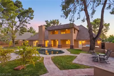 2252 Buckingham Court 