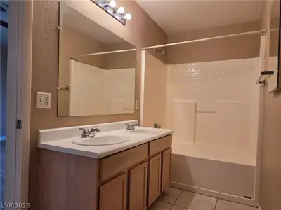 625 Alecandro Daniel Avenue Primary Bathroom