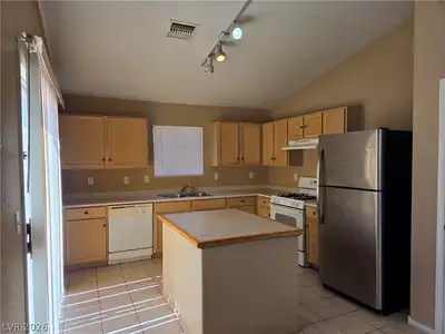 625 Alecandro Daniel Avenue Kitchen