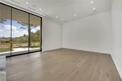 20 Olympia Canyon Way Living Room