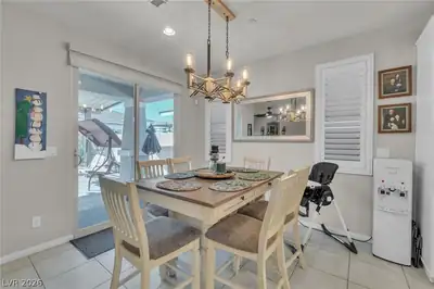 119 Mosso Niente Place Dining Area