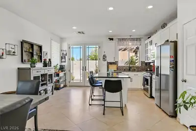 626 Fontayne Avenue Kitchen