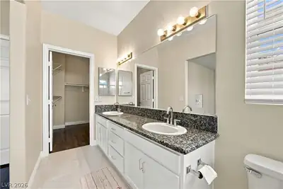 5218 Monterey Park Circle Primary Bathroom