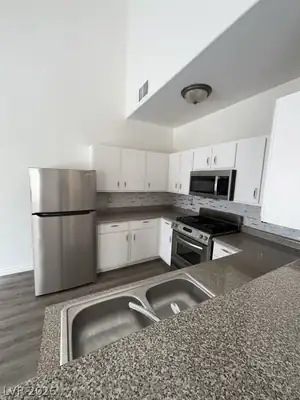 4915 East Russell Road 154 Kitchen
