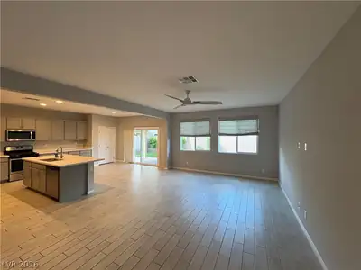 9898 Poplar Point Avenue Living Room