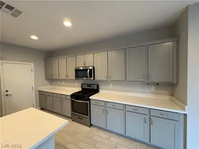 9898 Poplar Point Avenue Kitchen