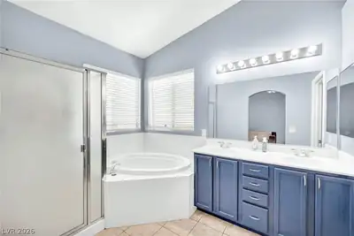 3792 Winter Whitetail Street, Las Vegas, NV 89122 Primary Bathroom