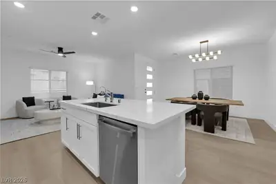 600 North Carriage Hill Drive 1048 Kitchen