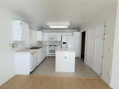 1909 Navajo Lake Way Kitchen