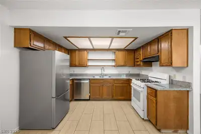 5576 West Rochelle Avenue 23D Kitchen