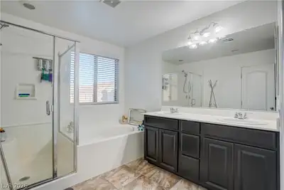 7631 Peaceful Trellis Drive Primary Bathroom
