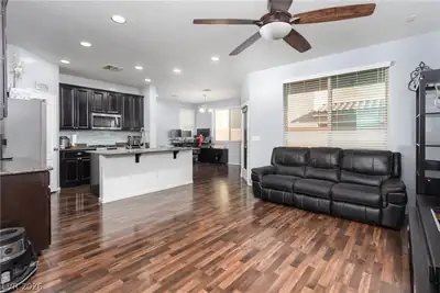 7631 Peaceful Trellis Drive Living Room