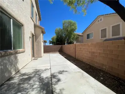 11049 ZAROD Road house Patio