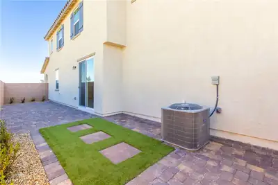 2685 Abrantes Place Yard
