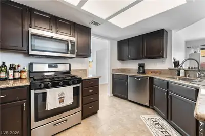 2717 LOVINGTON Drive Kitchen