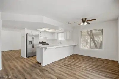 1428 Desert Hills Drive Kitchen
