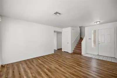 1428 Desert Hills Drive Living Room