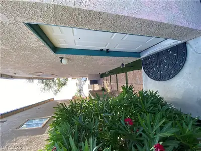 5264 Sacha Way Entry