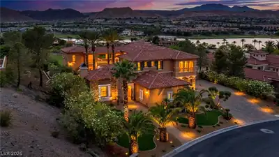 7 Costa Del Sol Court 