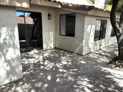2101 Calle De Espana Patio