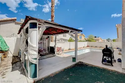 8720 Dusty Wagon Avenue Yard