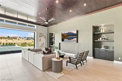 1376 Opal Valley Street Living Room